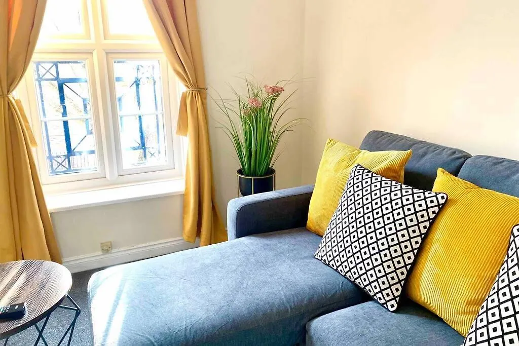 Smartrips Beckton Townhouse With Parking Apartment London